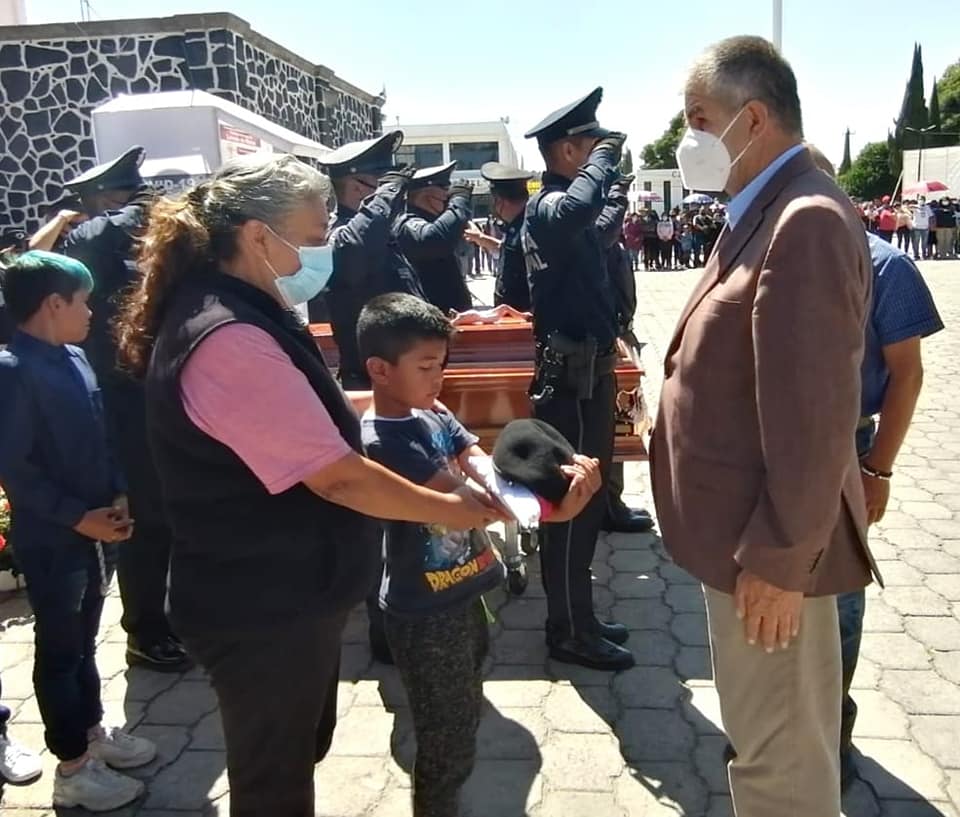 Ataque a policías municipales de Acolman deja una mujer muerta y un