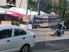 Plantón a fuera de la Judicatura del Poder Judicial de la república, exigiendo la liberación de 7 indígenas mazatecos detenidos desde hace 7 años. Afueras del Metrobús Doctor Gálvez. Fotografía del 6 de julio del 2021 por Ulises Felipe Chávez Valdovinos.