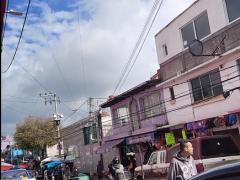 Captura de pantalla de joven sin cubrebocas, en el minuto 00:01:41 del video. Captura de pantalla del 13 de septiembre del 2021 por Ulises Felipe Chávez Valdovinos.