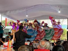 La entrevistada bailando en la Feria de la Presencia oaxaqueña en la Ciudad de México 