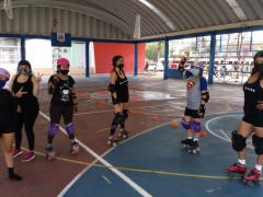 La entrevistada, Ariadme, practicando derby junto a su equipo