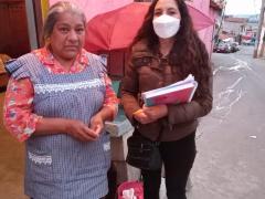 Araceli Vega y Norma Benitez, entrevista realizada a la entrada del domicilio.