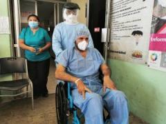 Raúl, egresa despúes de un mes. Hospital Dr. Manuel Campos. Fotografía Sala de Prensa del Gobierno de Campeche.