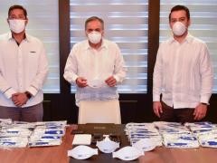 Gobernador del Estado de Campeche, Carlos M. Aysa ante donación de cubrebocas.