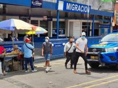 Alcalde listo para irse después de su vacuna en Tapachula. Fotografía: Eduardo Torres.