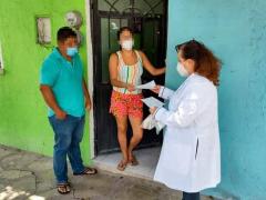 Muchos se han negado a acudr a los servicios médicos gubernamentales, se han resistido a las vacunas, quienes se han contagiado han preferido resistir en casa con tes. Fotografía: Isaí lópez.