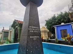 Fuente en memoria a los fallecidos por COVID-19. Noviembre 2021. Comitán, Chiapas.