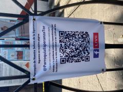 Lona con Código QR para misa dominical por Facebook, Parroquia Nuestra Señora de la Esperanza, Benito Juárez, CdMx. Fotografía Camila Danae Arana Flores