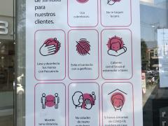 Infografía Medidas de sanidad para nuestros clientes, Plaza Universidad, Ciudad de México. Fotografía: Juan Daniel Álvarez Hernández.