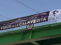 Lona Niños cuando yo muera no llores sobre mi tumba, recuérdame en tu casita porque el virus es la calaverita, alcaldía Iztapalapa. Fotografía: Juan Daniel Álvarez Hernández