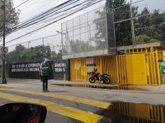 Mensaje motivacional escrito en la entrada de la Escuela Nacional Preparatoria No. 5 “José Vasconcelos”. Fotografía: Andrea Álvarez Rodríguez.