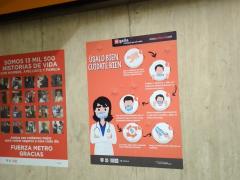 Cartel con información sobre el uso correcto del cubrebocas, Metro de la Ciudad de México. Fotografía: Diana Elena Arredondo Linares