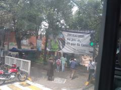 Lona "El uso de cubrebocas es obligatorio; es por ti, es por tu familia", Cuajimalpa, CdMx. Fotografía: Diana Elena Arredondo Linares