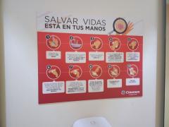 Cinemex Santa Fe, alcaldía Cuajimalpa, promueve el correcto lavado de manos en 10 pasos. Fotografía: Diana Elena Arredondo Linares