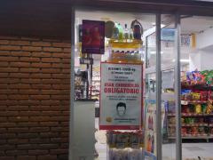 Cartel Acciones COVID-19, tienda OXXO México-Toluca. Fotografía: Diana Elena Arredondo Linares.