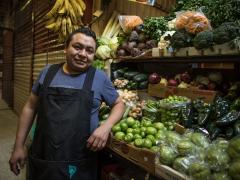 Vendedor de verduras. Fotografía: Miguel Tovar.