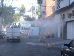 Camioneta sanitizando calles en la alcaldía. Fotografía: Luis Berrera.
