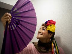 Vanessa posando orgullosa de su identidad de género.