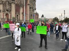 Manifestación en el Zócalo de restauranteros de CdMx y Edomex. Fotografía: Paloma García Castillejos.