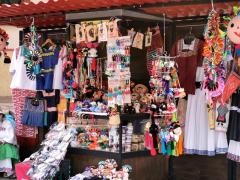Comercio de venta de artesanías. Fotografía: Mónica Vázquez Ruiz.