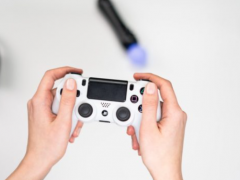 Mando de consola de videojuegos. Fotografía: Pexels.