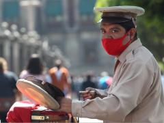Miguel Ángel, organillero en el Zócalo de Ciudad de México Fotografía: Karina Hernández