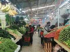 Pasillo de venta de verduras, Mercado La Argentina. Fotografía: Sofía Rebeca Aguilar Salcedo.
