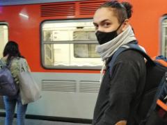 “El metro y la sana distancia”. Fotografía: Sofía Rebeca Aguilar Salcedo.