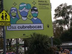 Anuncio espectacular Medidas para el ingreso, Ciudad Universitaria, Coyoacán, CdMx. ando el uso de cubrebocas. Fotografía: Ángel Alberto Blancas Rivera.