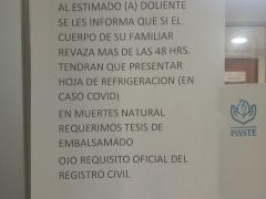 Aviso a dolientes sobre documentos y permanencia de difuntos con COVID-19, velotorios ISSSTE. Fotografía: Ángel Alberto Blancas Rivera.