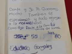 Notas para el paciente de la cama 220 donde se pide su pronta recuperación. Las notas fueron pegadas a la segunda página de una agenda. Hospital General Ajusco Medio, calle Encinos #41, colonia Miguel Hidalgo 3ra Sección, alcaldía Tlalpan, c.p. 14250, Ciudad de México. Fotografía: Ulises Felipe Chávez Valdovinos.
