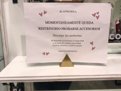 Anuncio “Momentáneamente queda restringido probarse accesorios”.