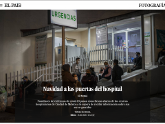 Afueras de un hospital donde se observan varias personas esperando, algunos platican entre ellos. Sobre la imagen se encuentra la portada del artículo “Navidad a las puertas del hospital”. Fotografía de Teresa de Miguel