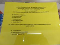 Lista de medicamentos que solo se venderán con receta médica. Fotografía: Paula Roberta Furtado.