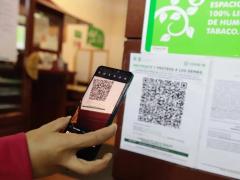 Código QR al ingresar a un negocio. Fotografía: Berenice Fregoso.