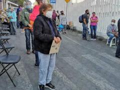 Adulta mayor durante jornada de vacunación. Fotografía Jorge Becerril.
