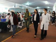 En cada sede se cuenta con 45 células de vacunación y en promedio se aplican 10 mil 860 dosis diarias. Fotografía: El Universal.