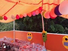 En la fiesta de cumpleaños para Daniel también había dulceros con materiales reciclables en forma del virus. Fotografía: Pié de Página.