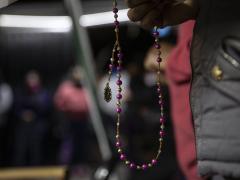 Novenario organizado por Noemi, una de los 3 hijos de que murió por la COVID-19. Fotografías: María Ruiz y Duilio Rodríguez.