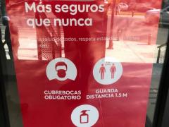 Cartel Más seguros que nunca, Scotiabank, sucursal Letrán Valle, Benito Juárez, CdMx. Fotografía: Gloria Elisa Melgarejo García.