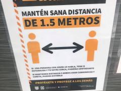 Anuncio: Evita contagiarte del Coronavirus, Maxi Copias, Hipódromo Condesa, CdMx. Fotografía: Gloria Elisa Melgarejo García.