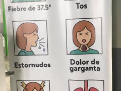 Infografía Síntomas de COVID-19, interior Walmart Express, Colonia Del Valle Centro, CdMx. Fotografía: Gloria Elisa Melgarejo García.