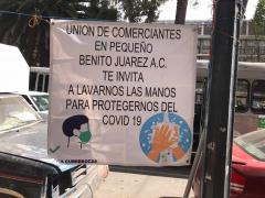 Lona Unión de Comerciantes en Pequeño Benito Juárez, A.C., Parque de los  Venados, Colonia Portales Norte, CdMx. Fotografía: Gloria Elisa Melgarejo García.