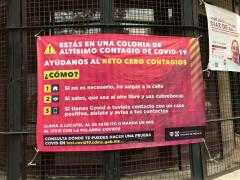 Lona Estás en una colonia de altísimo contagio de COVID-19, Colonia Roma Sur, CdMx. Fotografía: Gloria Elisa Melgarejo García.