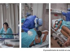 El procedimiento de revisión en una de las salas, revista Proceso. Fotografía: Iván Macías.
