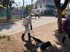 Fotografía sobre las brigadas de sanitización realizadas en la Colonia Insurgentes y Desarrollo Quetzalcóatl en Iztapalapa.