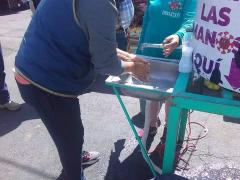 Lavamanos en tianguis de las calles Colorines y Trigo. Fotografía: Facebook Alcaldía Iztapalapa.