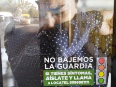 Mampara publicitaria con anuncio titulado “¡Alerta! No queremos pasar a semáforo rojo”.