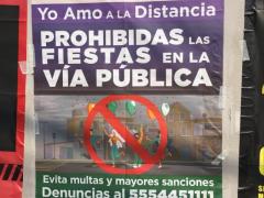 Cartel Yo amo a la distancia, Colonia Tepalcates, Alcaldía Iztapalapa, CdMx. Fotografía: Stephanie Romero Faz.