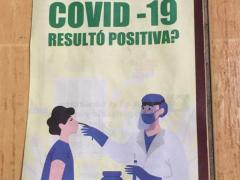 Folleto "¿Qué hago si mi prueba COVID-19 resultó positiva?". Fotografía: Stephanie Romero Faz
